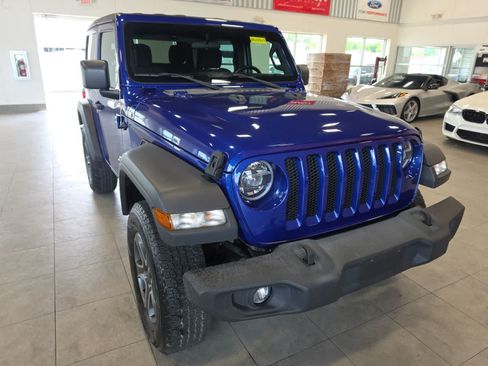 Used 2020 Jeep Wrangler Sport AWD/4WD image 4