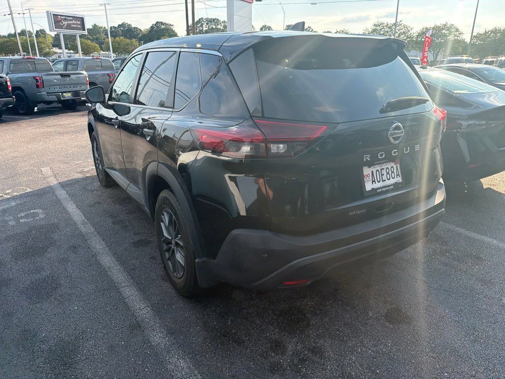 Used 2021 Nissan Rogue S FWD image 6