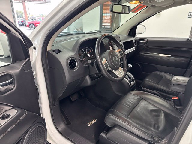 Used 2017 Jeep Compass Latitude AWD/4WD image 15