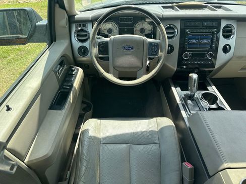 Used 2013 Ford Expedition Limited AWD/4WD image 24
