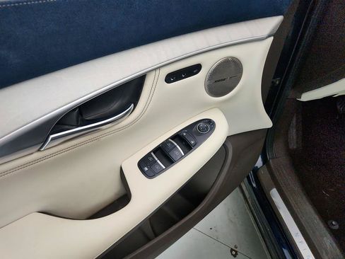 Used 2019 INFINITI QX50 Essential w/ Sensory Package FWD image 22