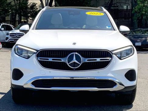 Used 2023 Mercedes-Benz GLC 300 4MATIC image 2