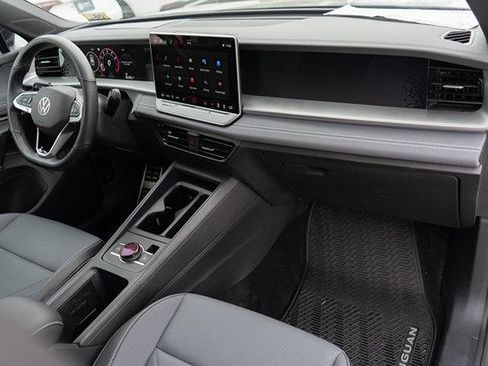 Used 2026 Volkswagen Tiguan SE R-Line AWD/4WD image 13