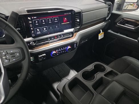 New 2026 GMC Sierra 2500 SLE image 26