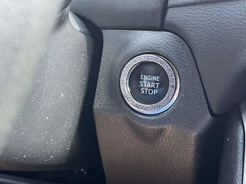 Used 2022 Toyota RAV4 XLE FWD image 31