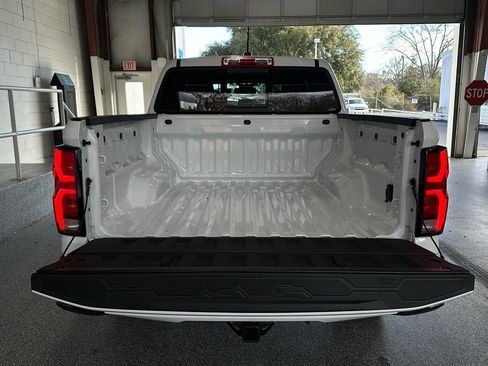 New 2024 Chevrolet Colorado LT w/ LT Convenience Package III image 28