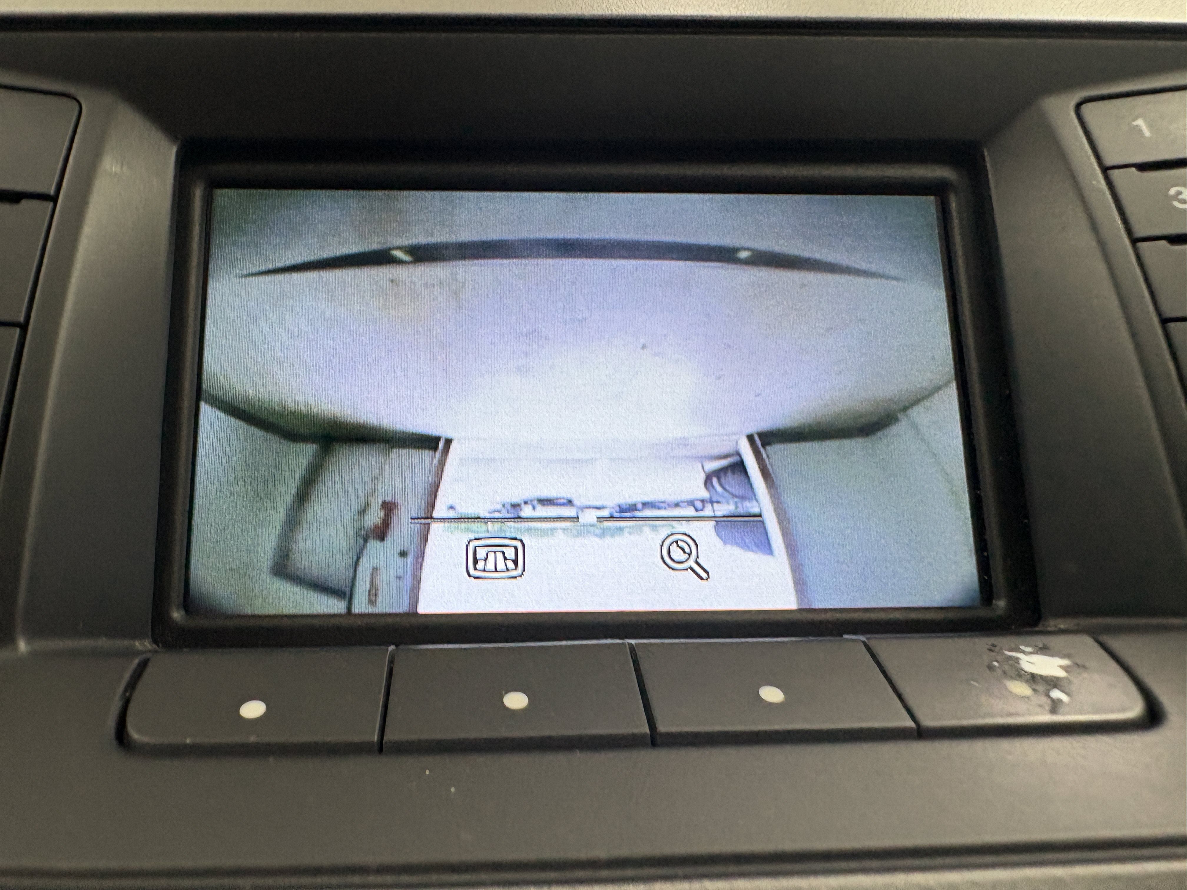 Used 2015 Ford Taurus SEL FWD image 15