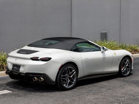Used 2024 Ferrari Roma Spider RWD image 5