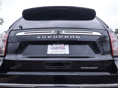 Used 2023 Chevrolet Suburban Premier AWD/4WD image 18