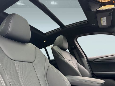 Used 2024 BMW X4 xDrive30i w/ Premium Package image 16