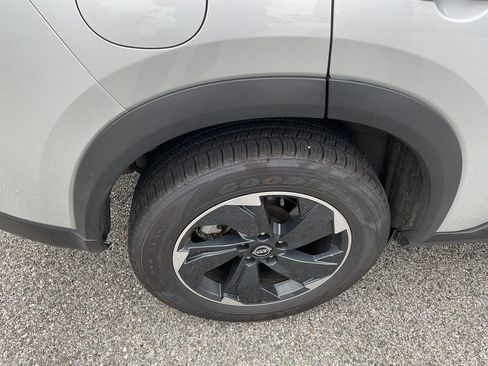 Used 2025 Nissan Rogue SV FWD image 13