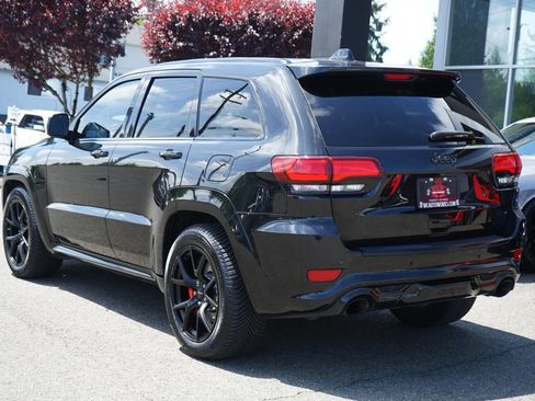 Used 2015 Jeep Grand Cherokee SRT w/ Luxury Group II AWD/4WD image 3