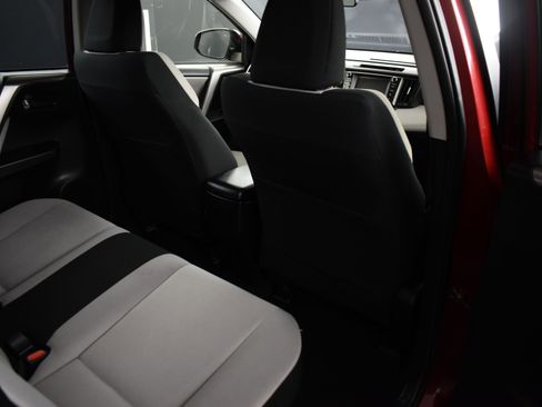 Used 2018 Toyota RAV4 XLE image 16