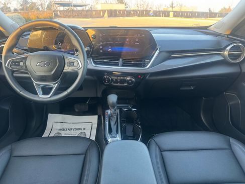 Used 2025 Chevrolet Trax ACTIV w/ Driver Confidence Package image 44