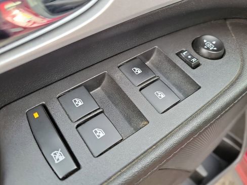 Used 2017 Chevrolet Equinox LT w/ Convenience Package image 17