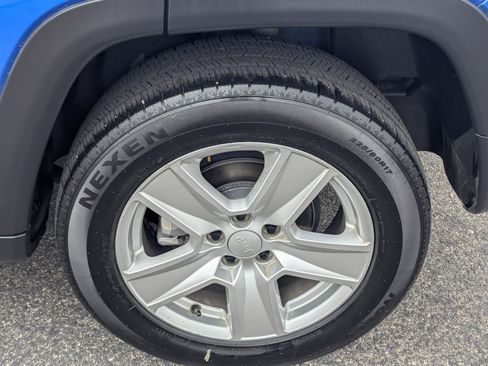 Used 2022 Jeep Compass Latitude image 7