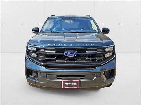 New 2025 Ford Expedition Active image 6