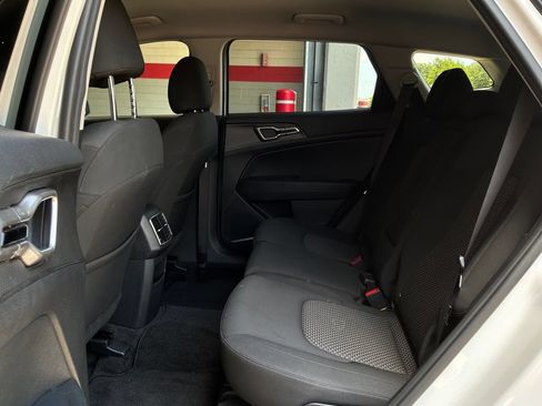 Used 2025 Kia Sportage LX FWD image 11