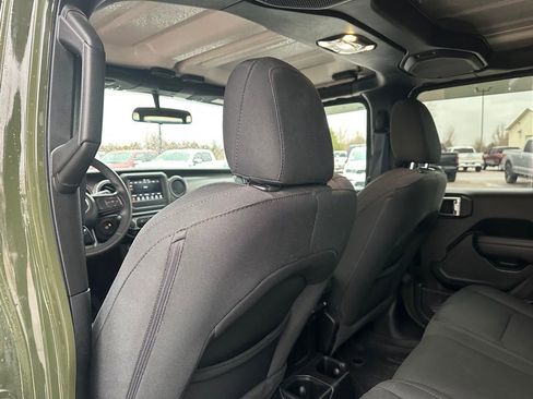 Used 2022 Jeep Gladiator Sport image 22
