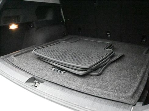 Used 2021 Volkswagen Tiguan S image 12