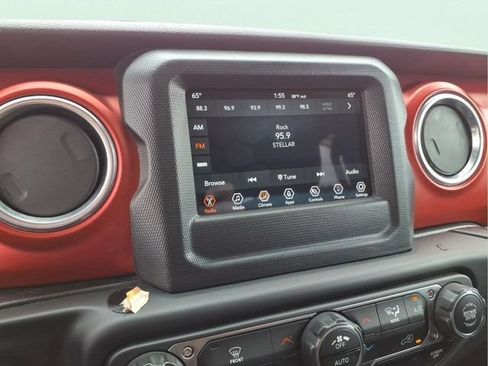 Used 2021 Jeep Wrangler Unlimited Rubicon AWD/4WD image 25