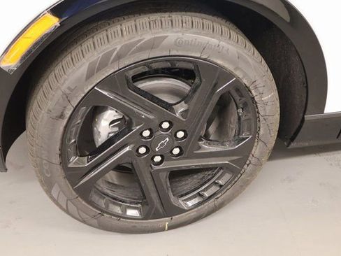 New 2026 Chevrolet Equinox EV RS image 8