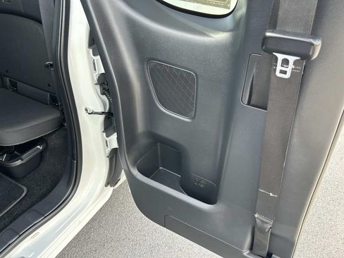 Used 2023 Nissan Frontier S RWD image 22