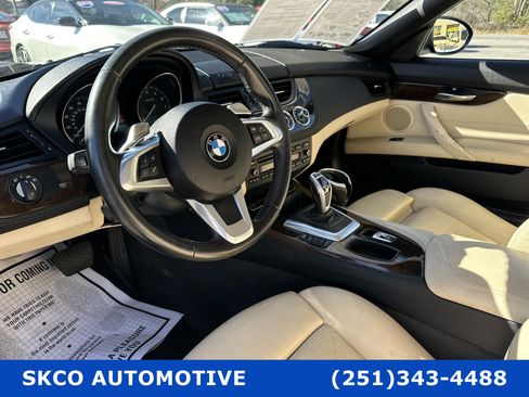 Used 2010 BMW Z4 sDrive35i image 20