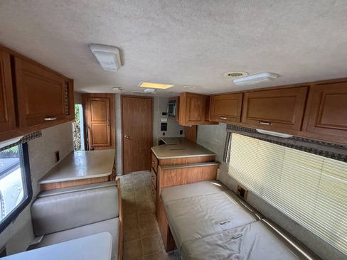 Used 2007 Ford E-450 and Econoline 450 RWD image 10