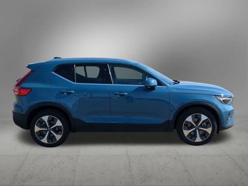 Certified 2023 Volvo XC40 B5 Plus w/ Driver Assist Package AWD/4WD image 7