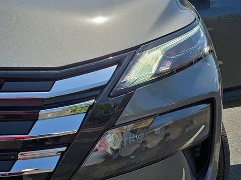 Certified 2025 Nissan Rogue SV FWD image 30