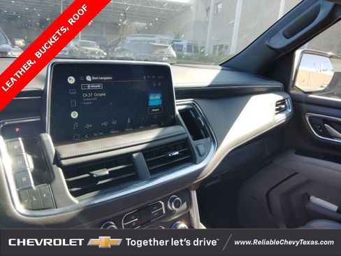 Used 2022 GMC Yukon XL SLT w/ SLT Premium Package image 8