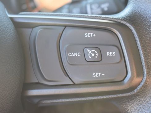 Used 2025 Jeep Wrangler Sport AWD/4WD image 19