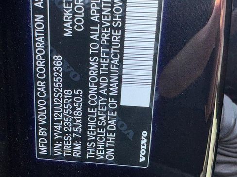 Certified 2025 Volvo XC40 B5 Core image 26