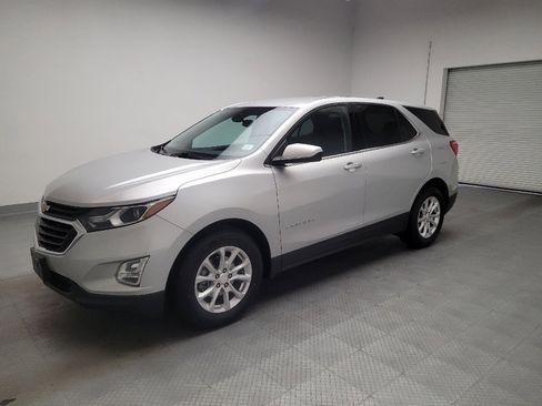 Used 2020 Chevrolet Equinox LT image 2