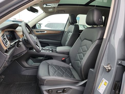 New 2026 Volkswagen Atlas SE image 13