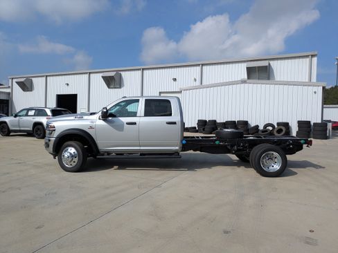 New 2026 RAM 5500 Tradesman w/ Chrome Appearance Group AWD/4WD image 5