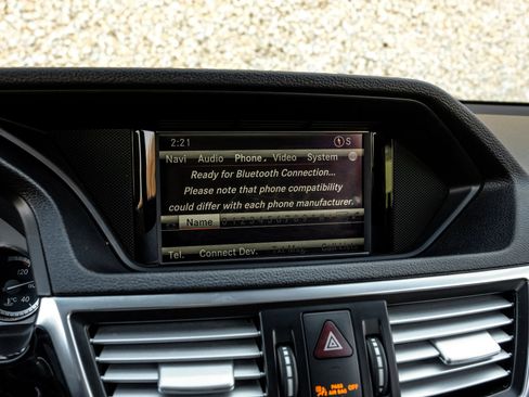 Used 2013 Mercedes-Benz E 550 4MATIC Sedan image 31