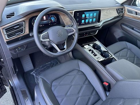 New 2026 Volkswagen Atlas SE image 10