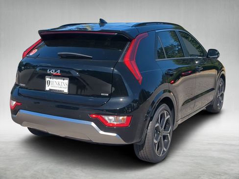 New 2025 Kia Niro EX Touring image 3
