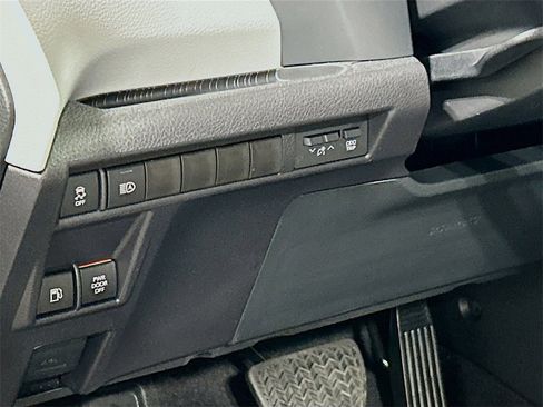 New 2026 Toyota Sienna XLE image 10