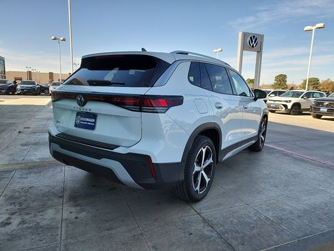 New 2026 Volkswagen Tiguan SE image 7