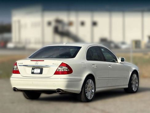 Used 2008 Mercedes-Benz E 350 4MATIC Sedan image 9