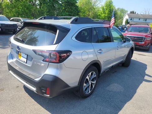 Used 2022 Subaru Outback Limited AWD/4WD image 5