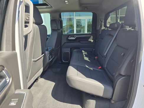 Used 2025 Chevrolet Silverado 2500 LTZ w/ LTZ Plus Package AWD/4WD image 17
