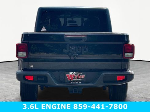 Used 2021 Jeep Gladiator Sport AWD/4WD image 5