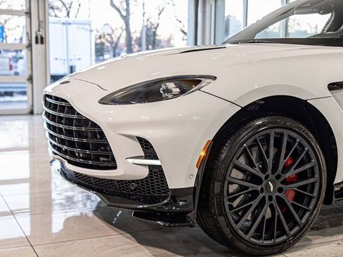 New 2026 Aston Martin DBX 707 image 4