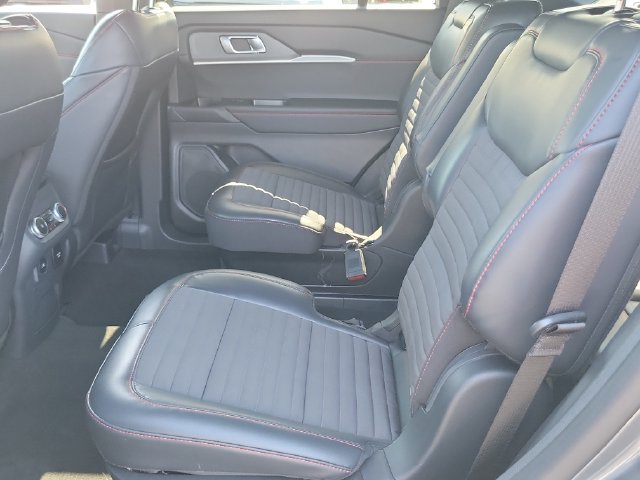 Used 2026 Ford Explorer ST-Line w/ ST-Line Street Pack RWD image 21