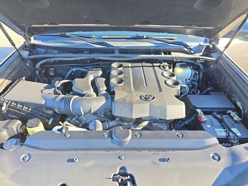 Used 2015 Toyota 4Runner SR5 Premium image 28