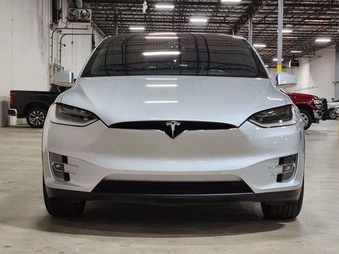 Used 2018 Tesla Model X 75D image 2